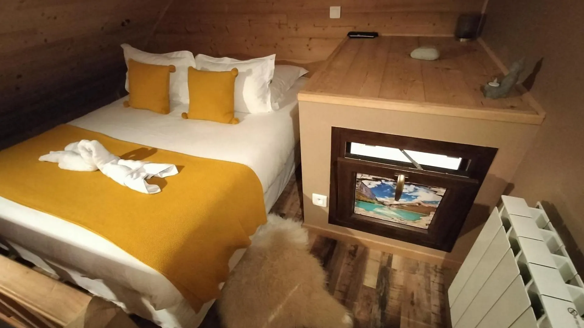 Au Sommet Des Narcisses Bed and Breakfast Albiez-Montrond Bed & Breakfast